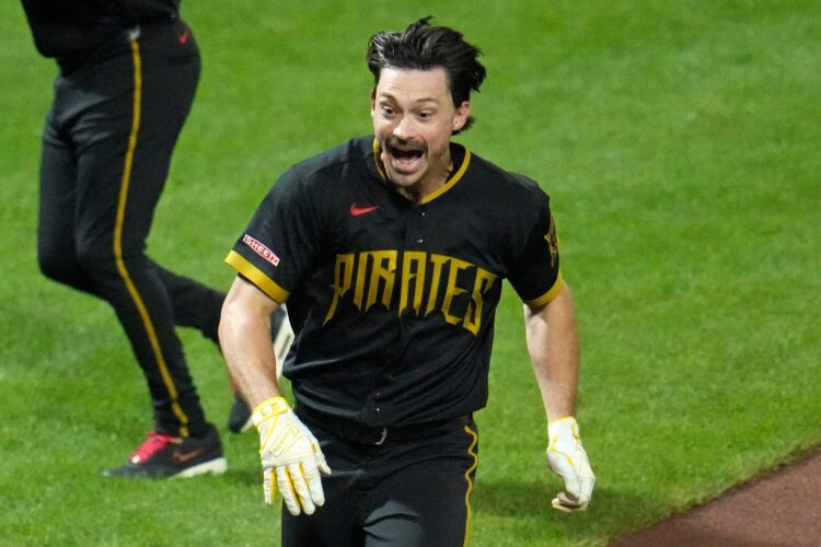 Reynolds hits 2-run homer in 9th to lift the Pirates past the Twins, 6-5